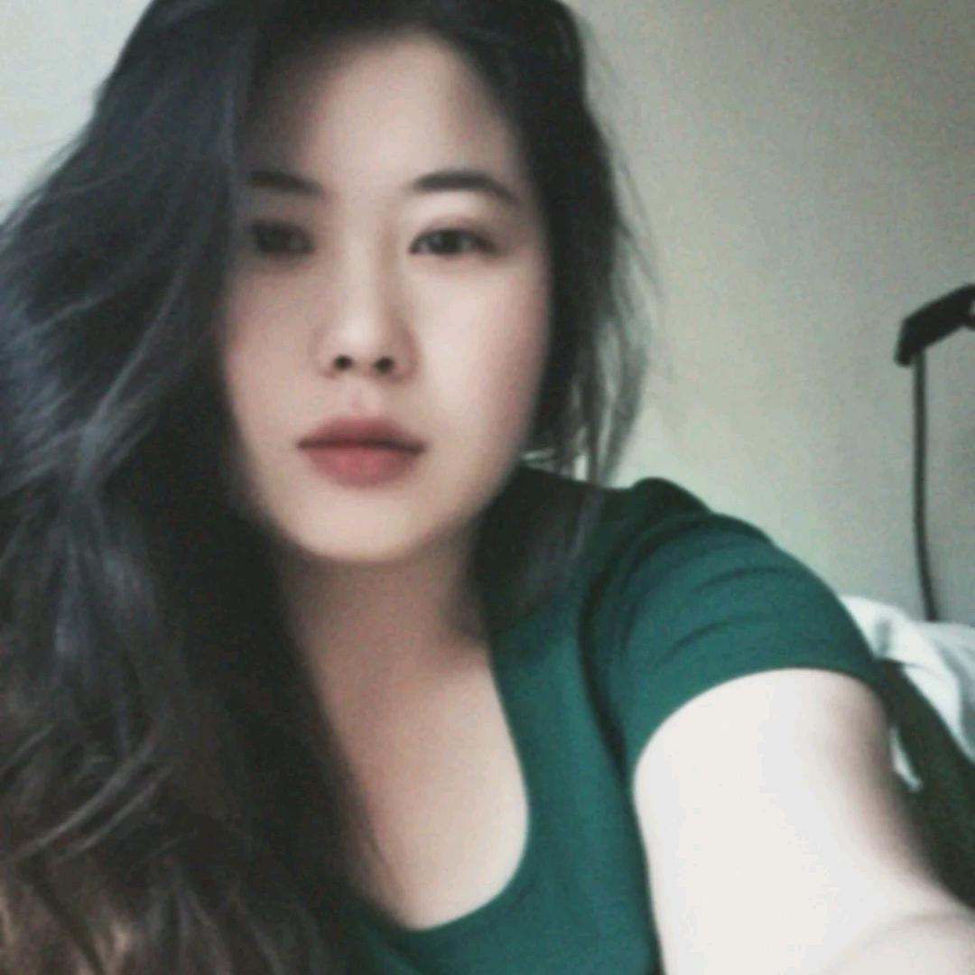 小E