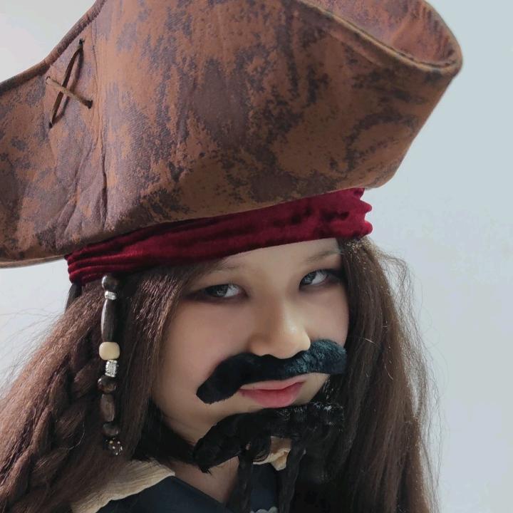 娜当然