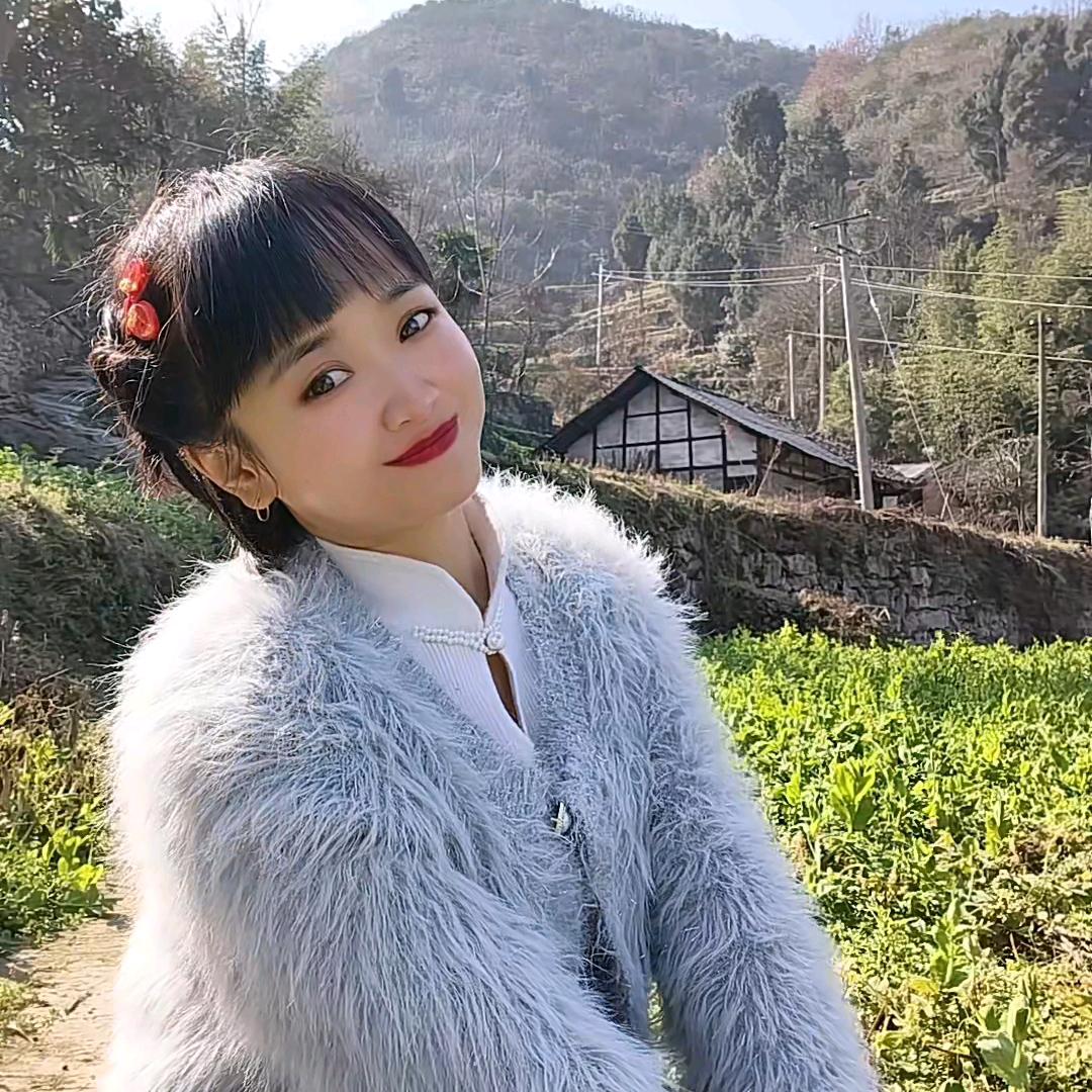 彩霞单身