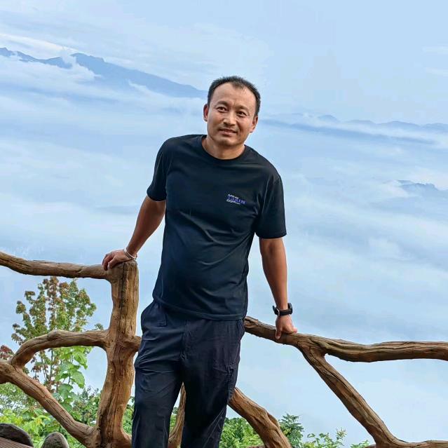 爱笑的傻子
