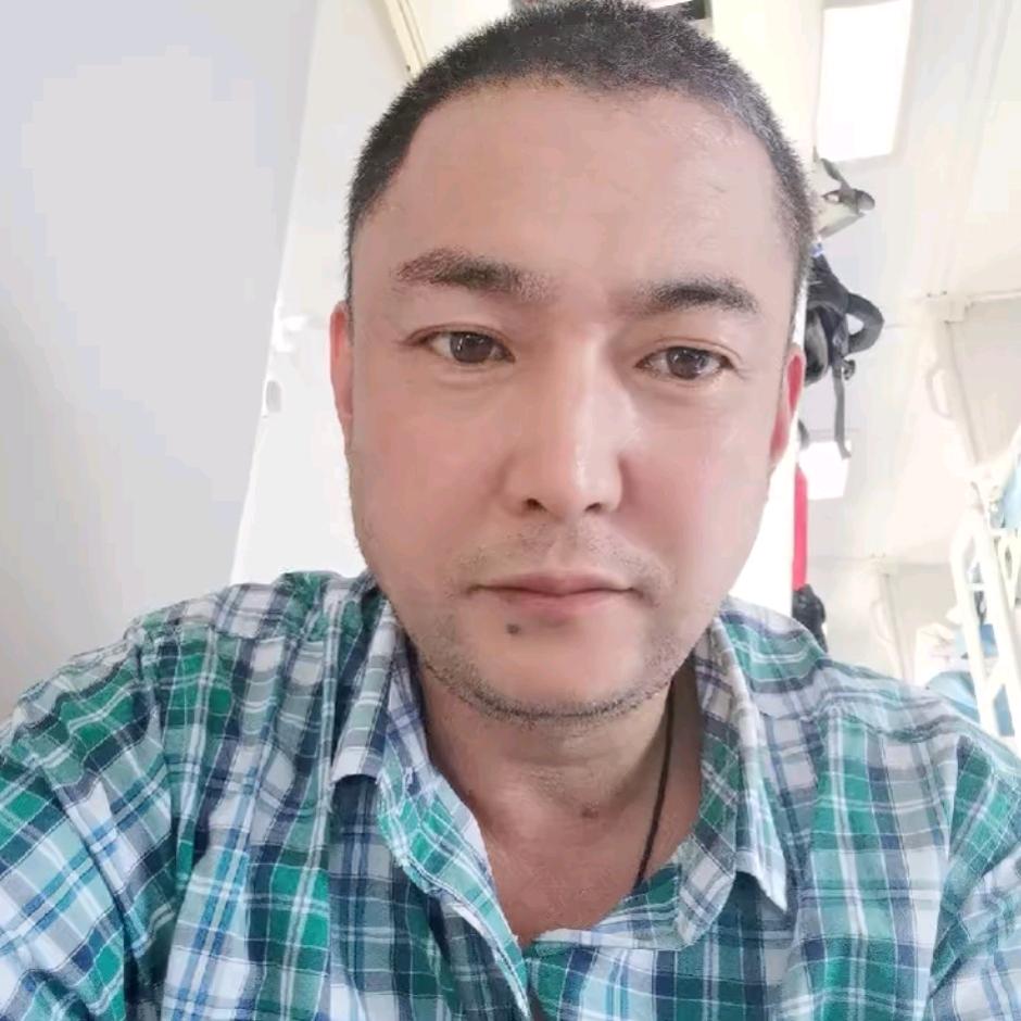 隆隆哥