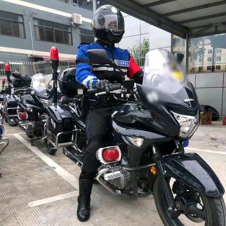 罗城华仔
