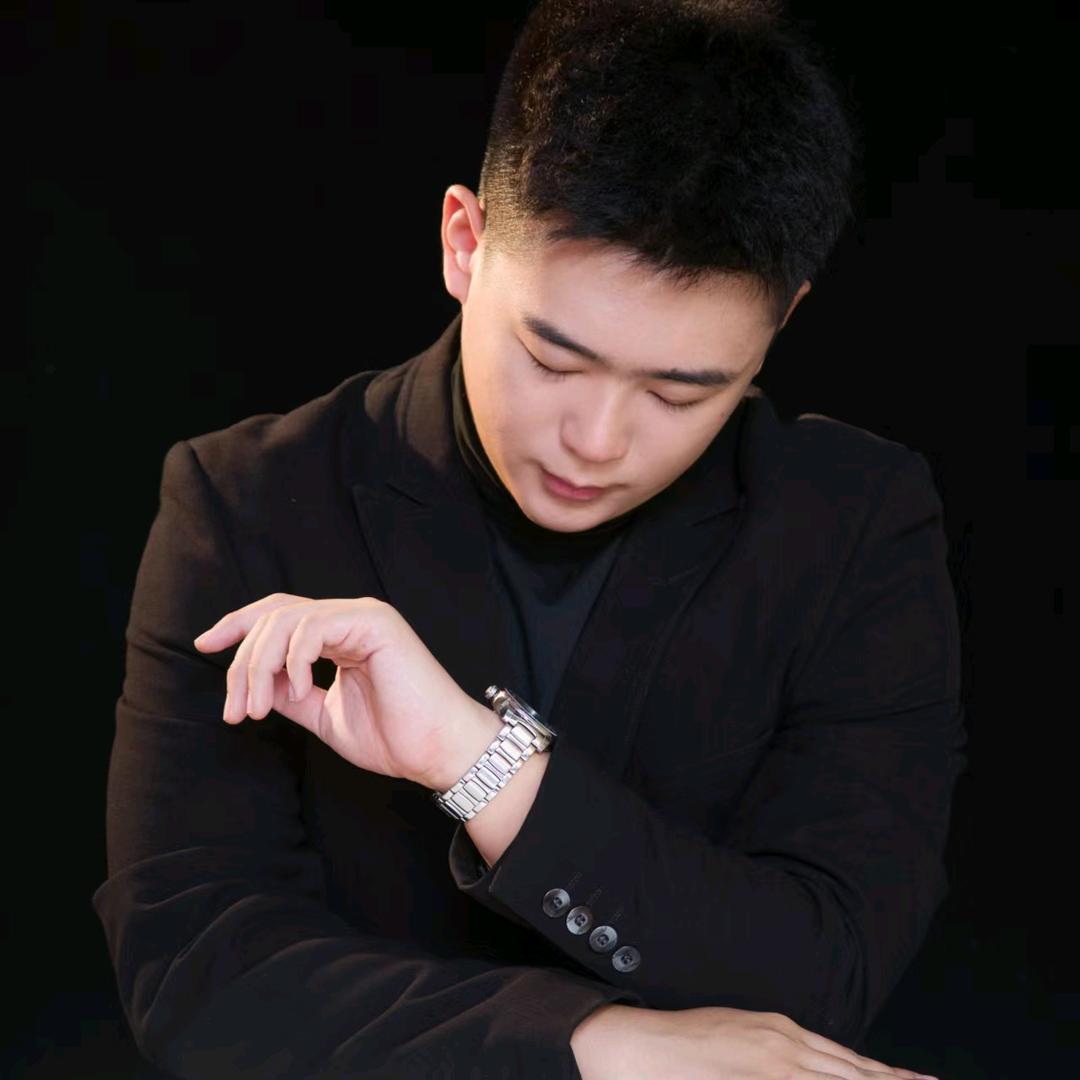 于佰万头像