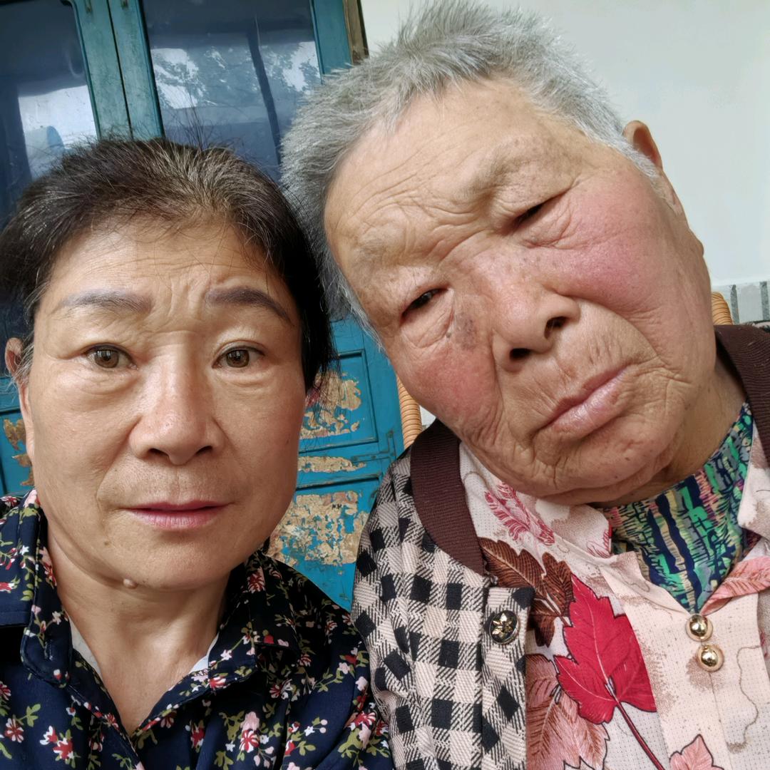 阿友和83岁老娘