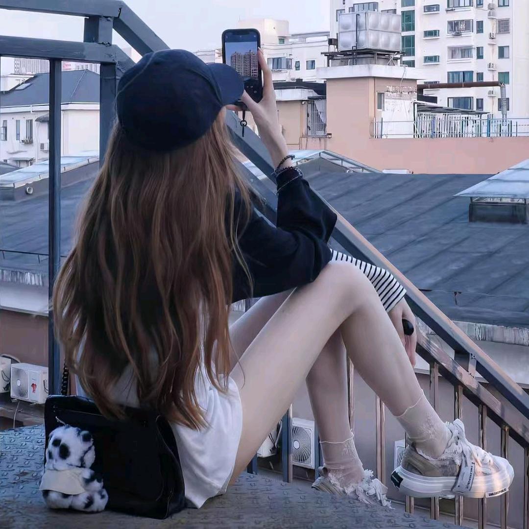 鹿小燃.