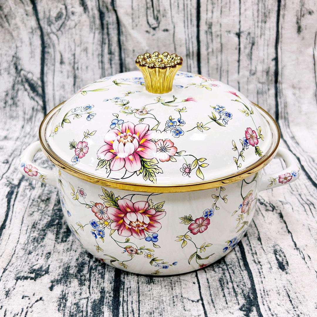 一个卖搪瓷的女孩