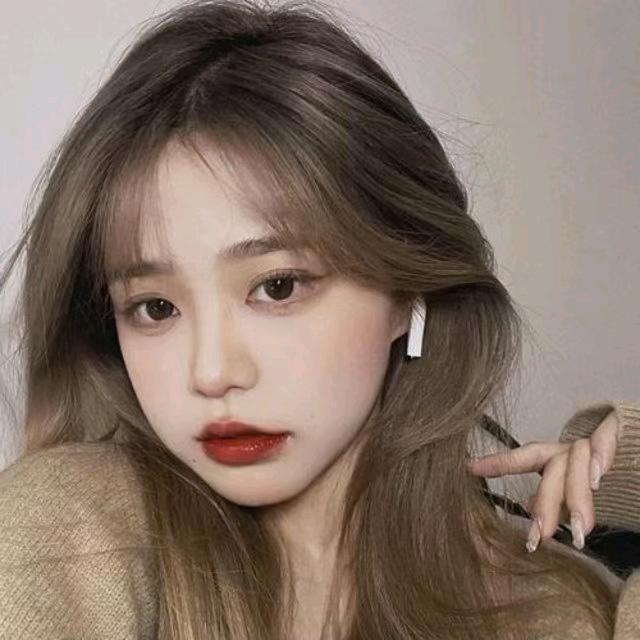 甜甜的笑。