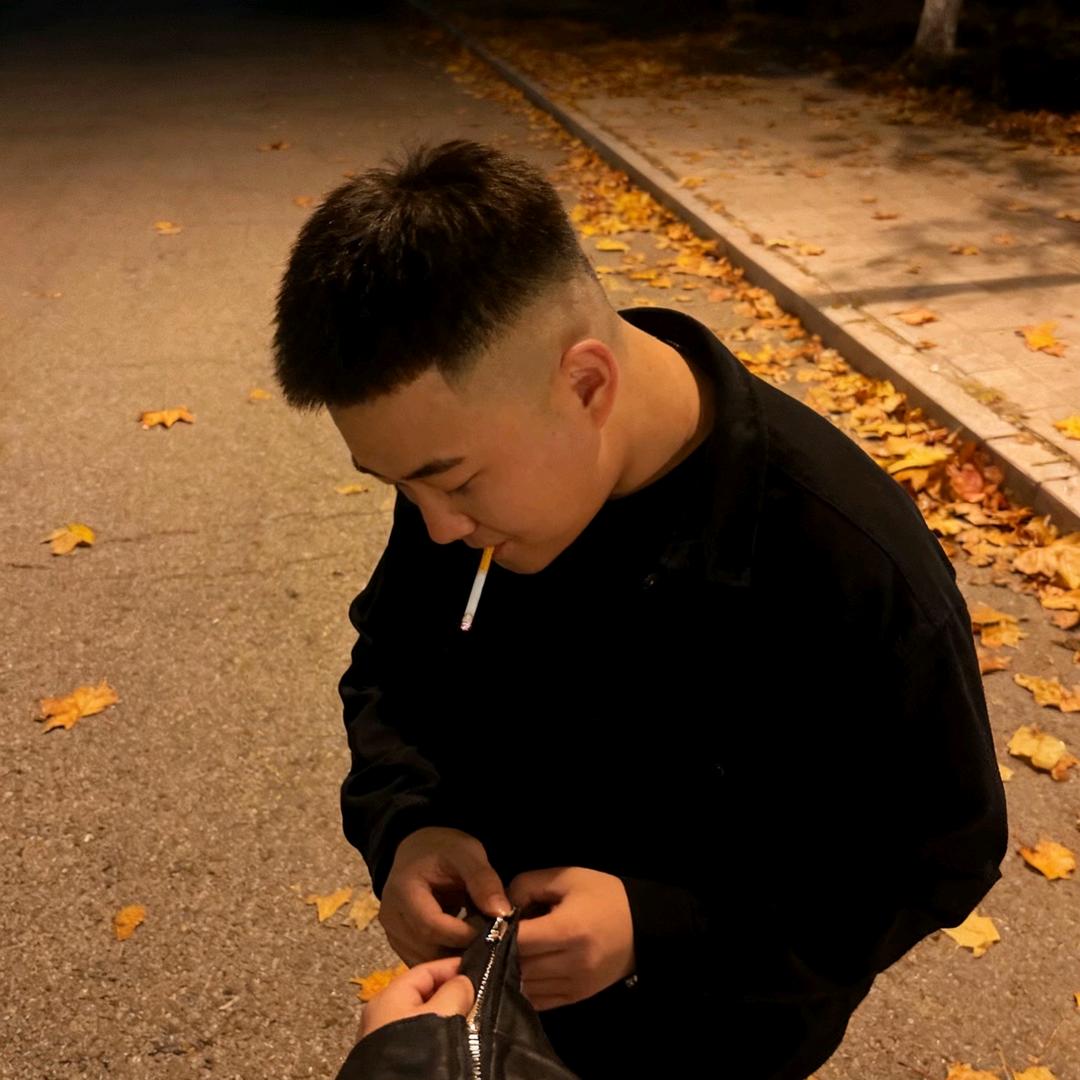 李←