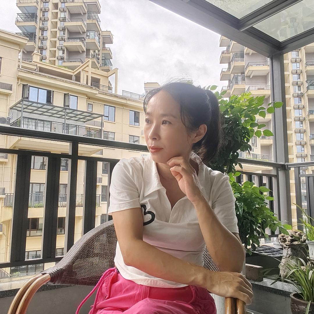 爱跳舞的瑶瑶