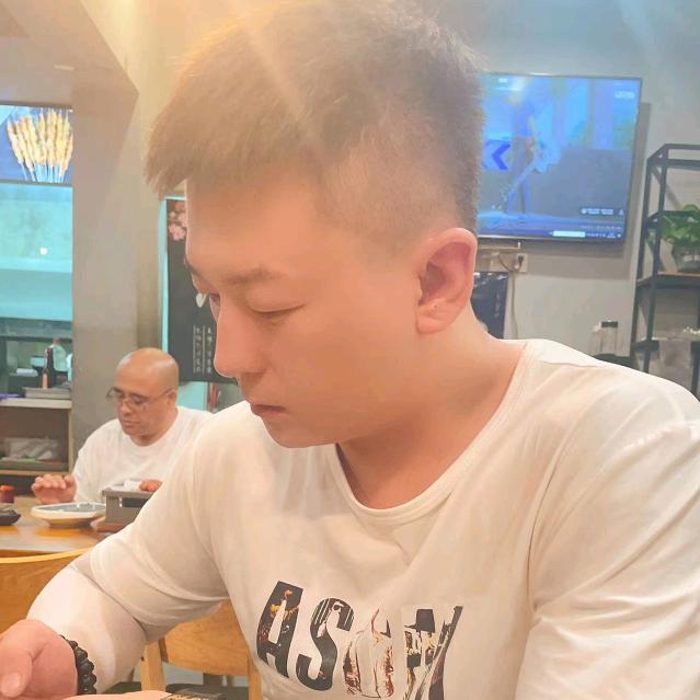 后来熬夜成瘾终于习惯了没人关心