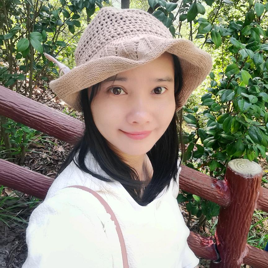 滢荧闪烁