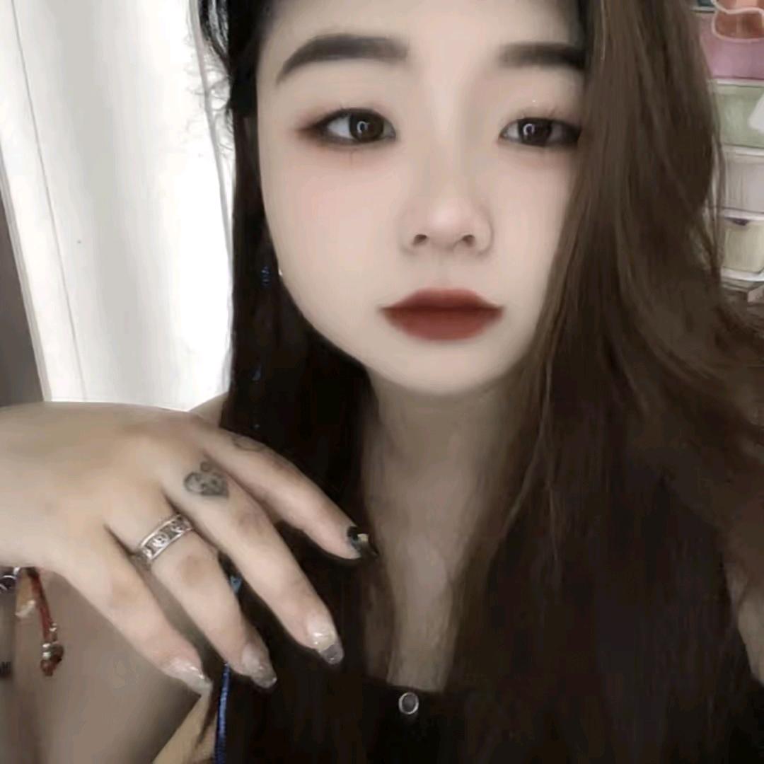 倩倩 (橱窗有常用东西)