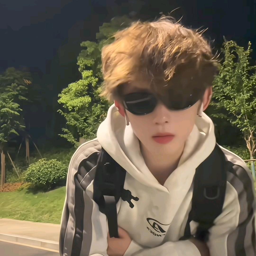 朋友我们好像很陌生