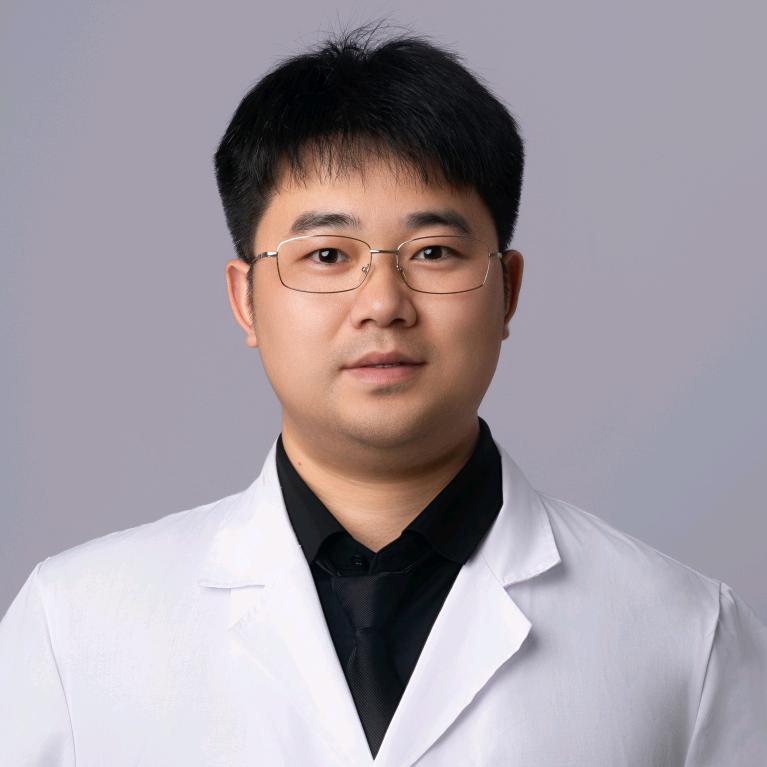 整形医生向少龙