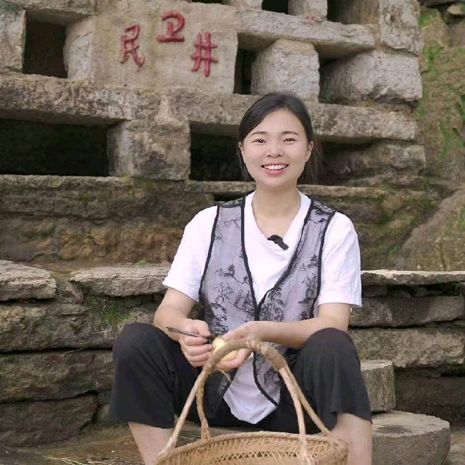 爱莲孃孃(古村乐乐)