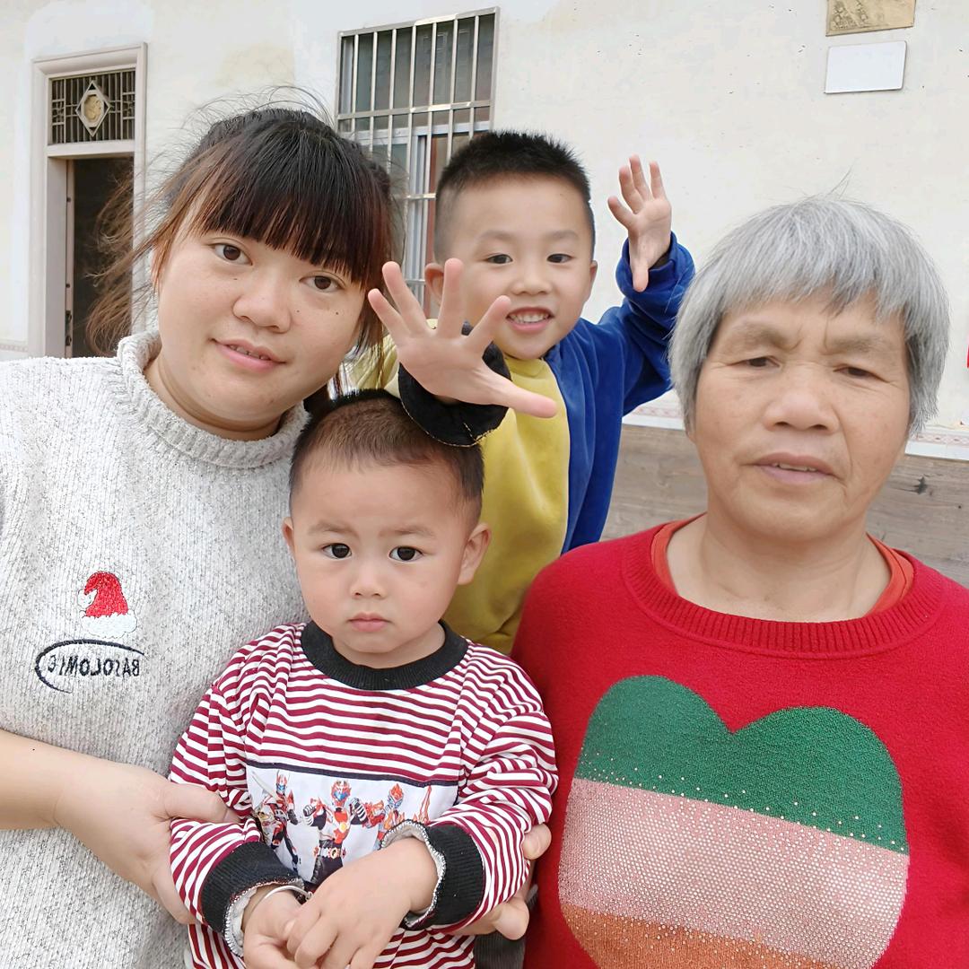 阿月一家