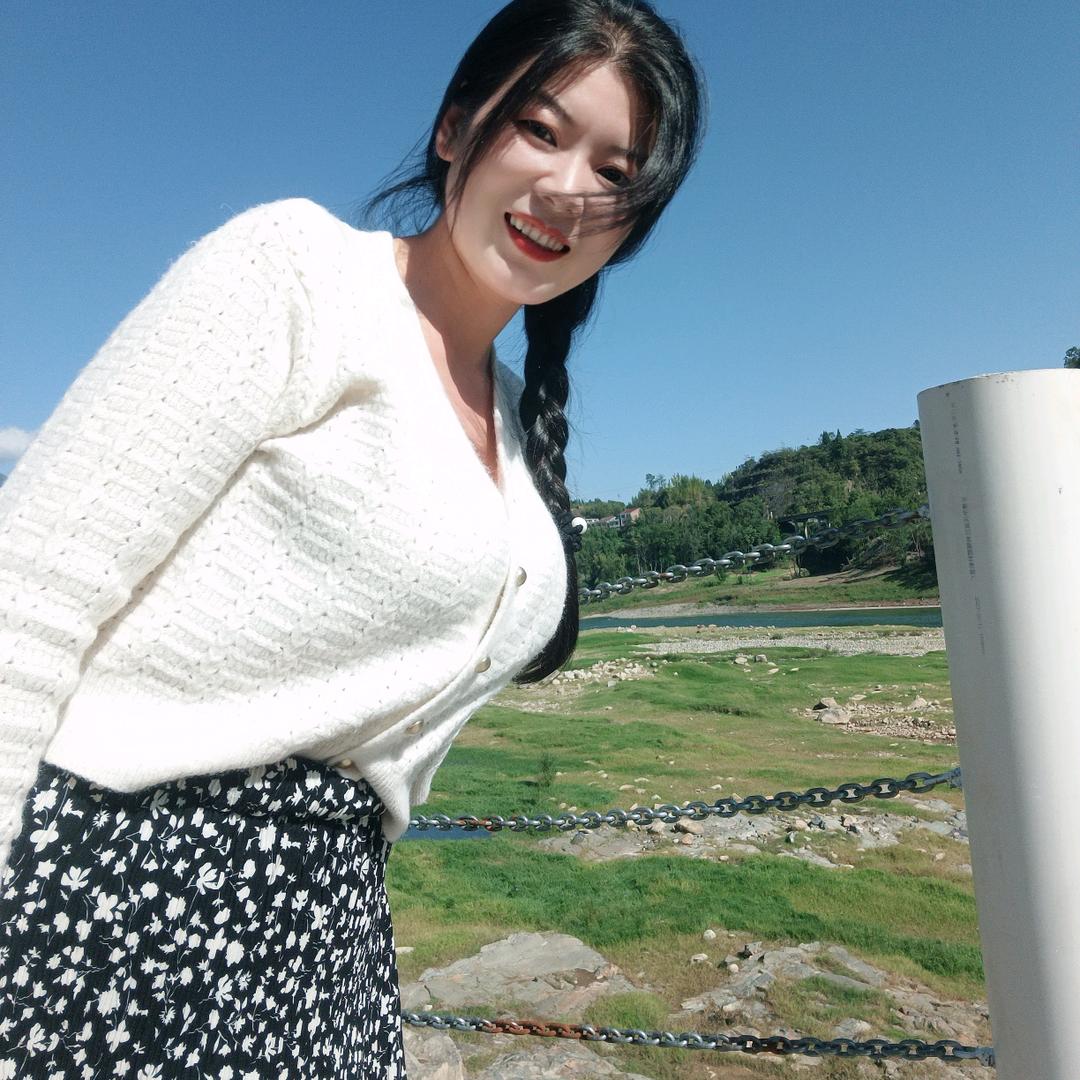 张莉莉