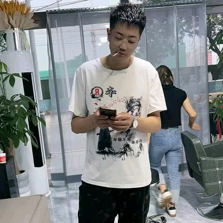 奋斗小青年_240236624