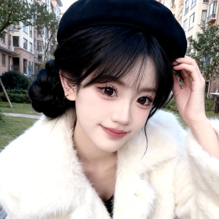 李思莞.