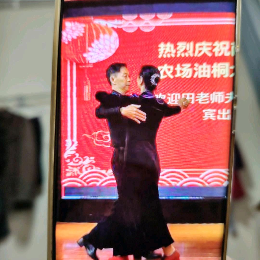 陈小qun.