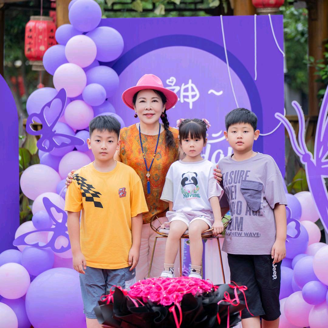 杨清化工：羊城小苑餐厅：杨姐