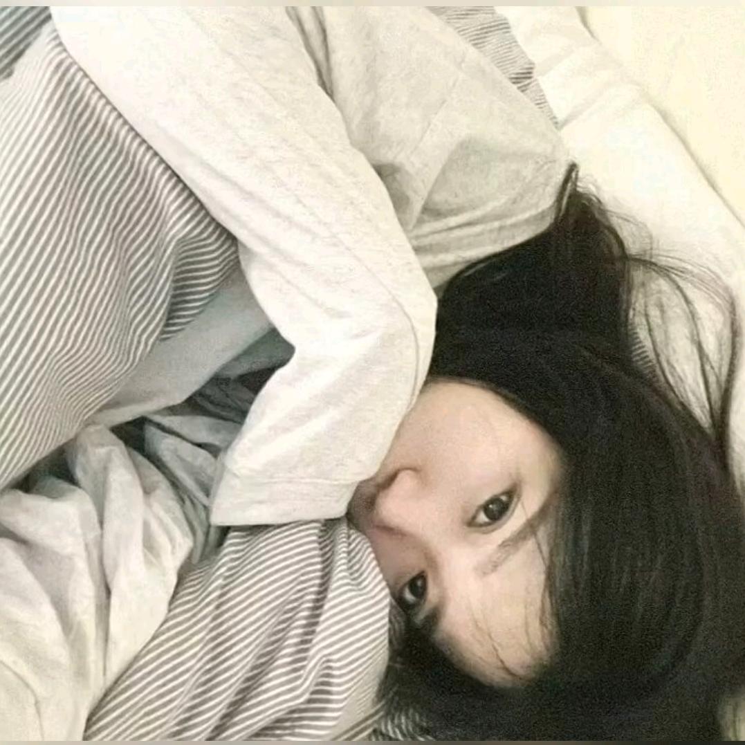 依依