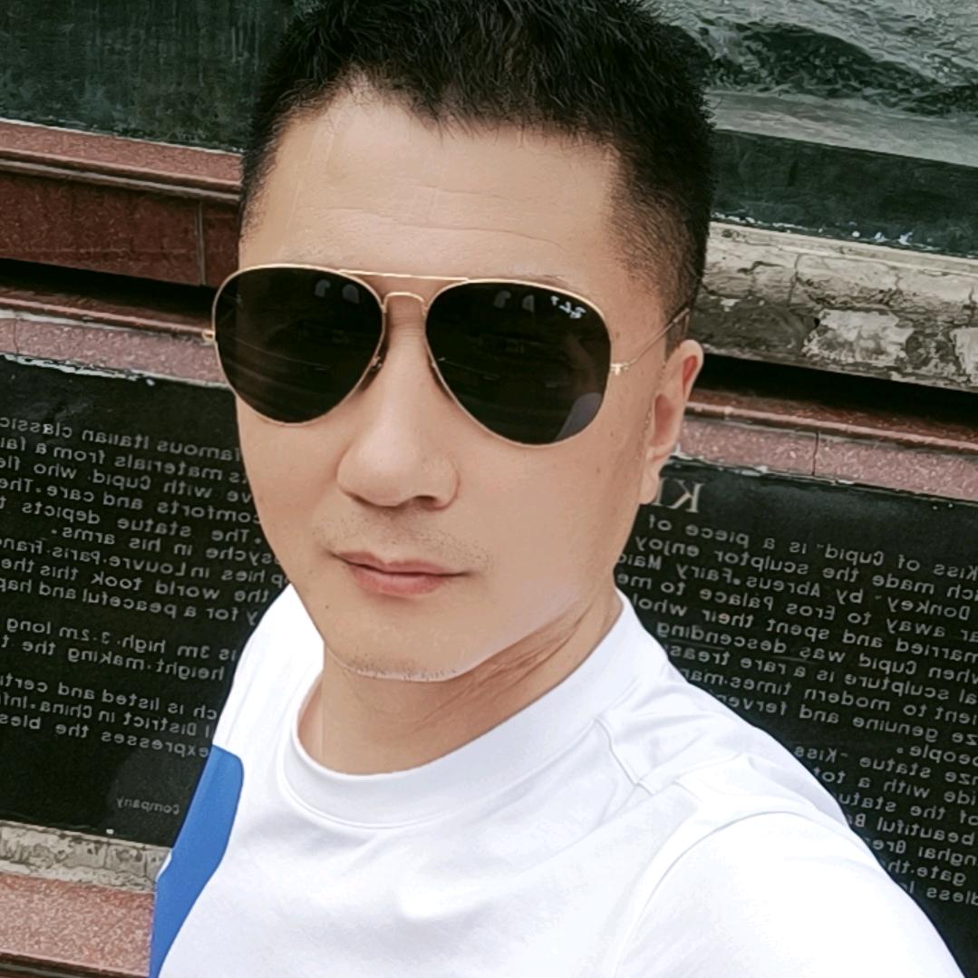 不喜欢我就滚。