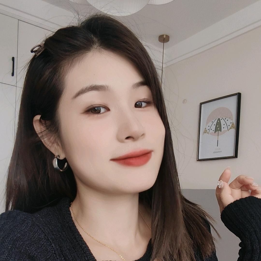 琳 娜