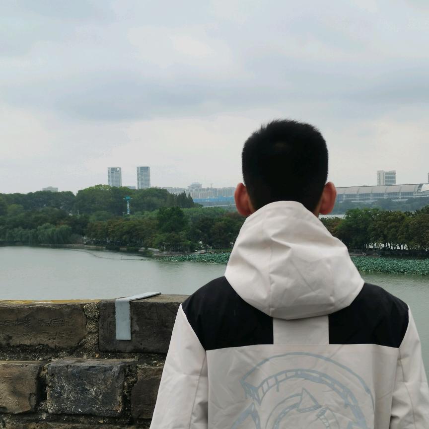 L李