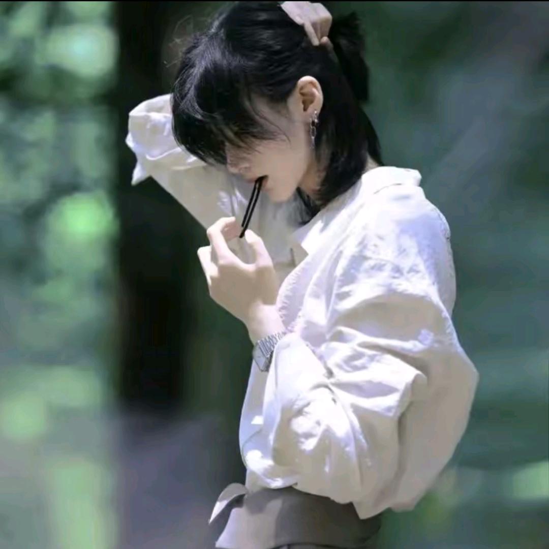 栖霞头像
