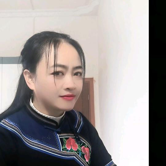 岑
