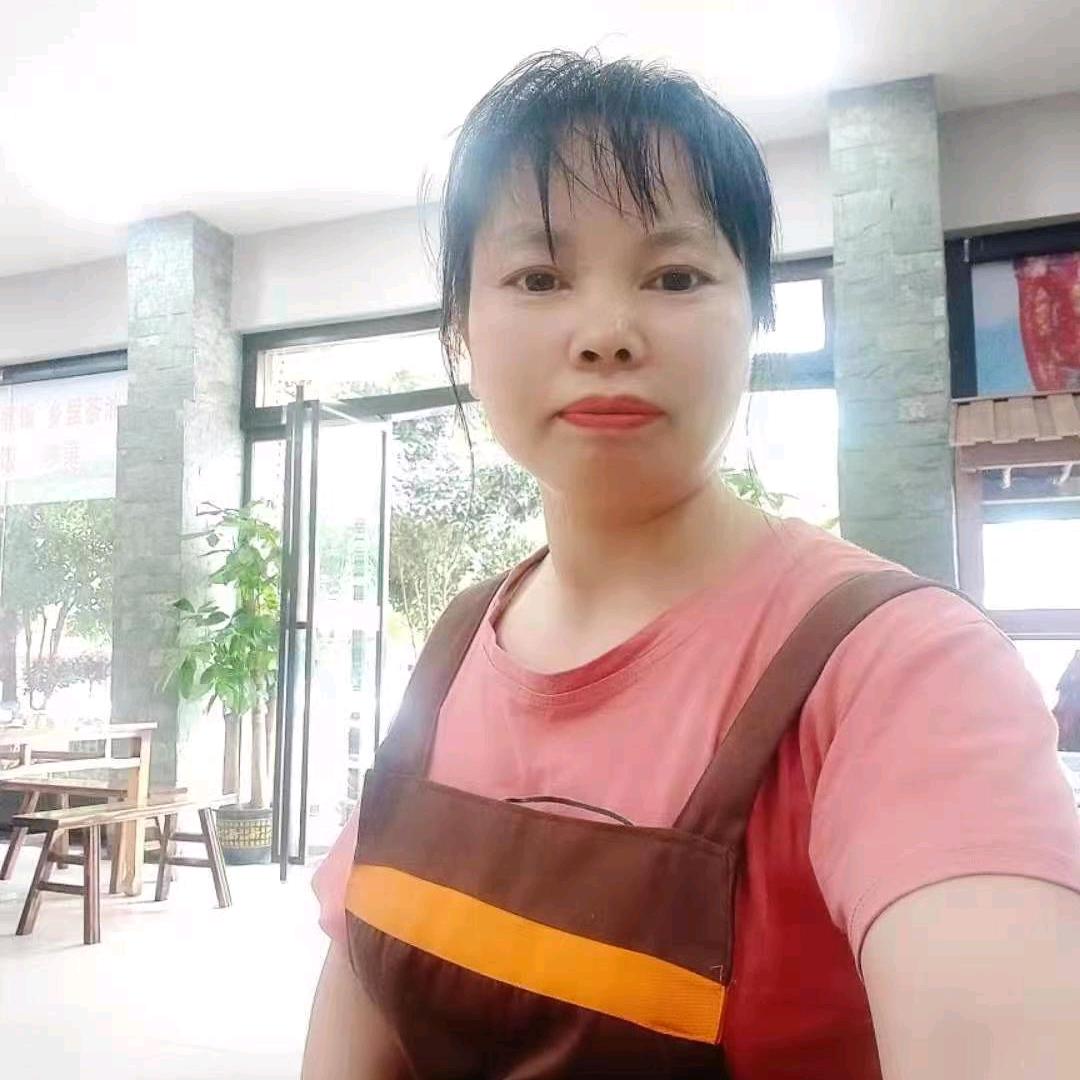 八月