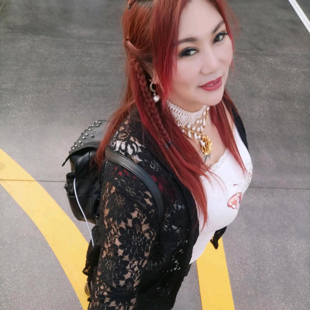 小燕，