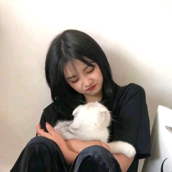 午夜忧郁纯情女孩