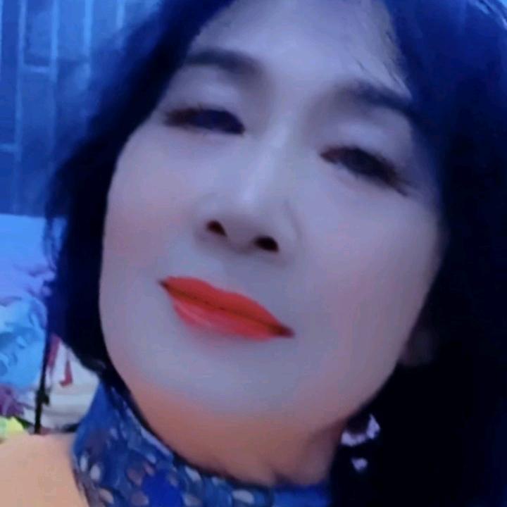 罗琼