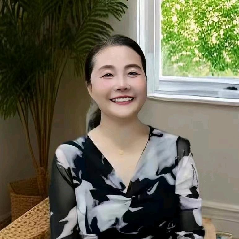 蓝亚姐 早8:40开播号点简介蓝色字