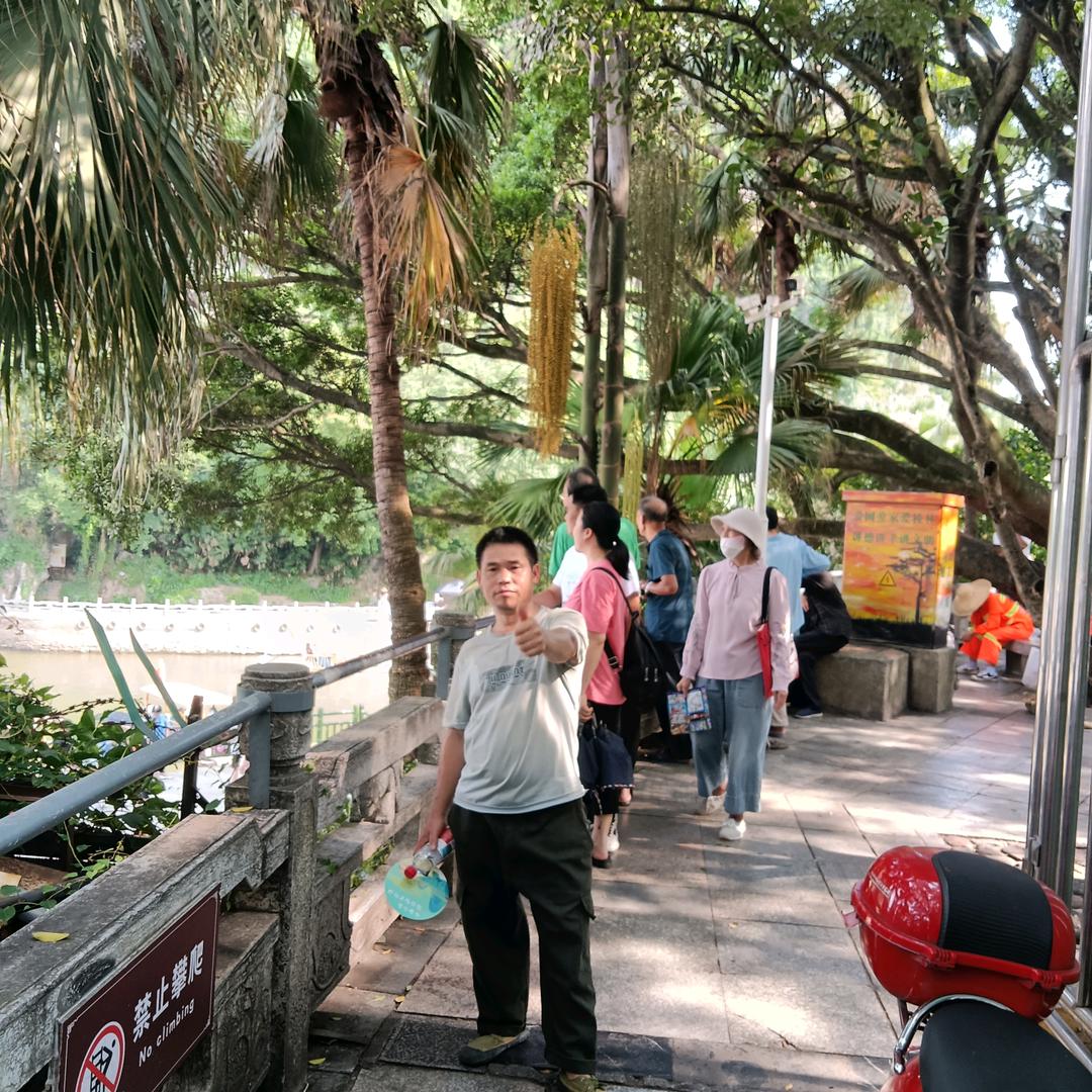 广西权哥单身单身看别人老婆