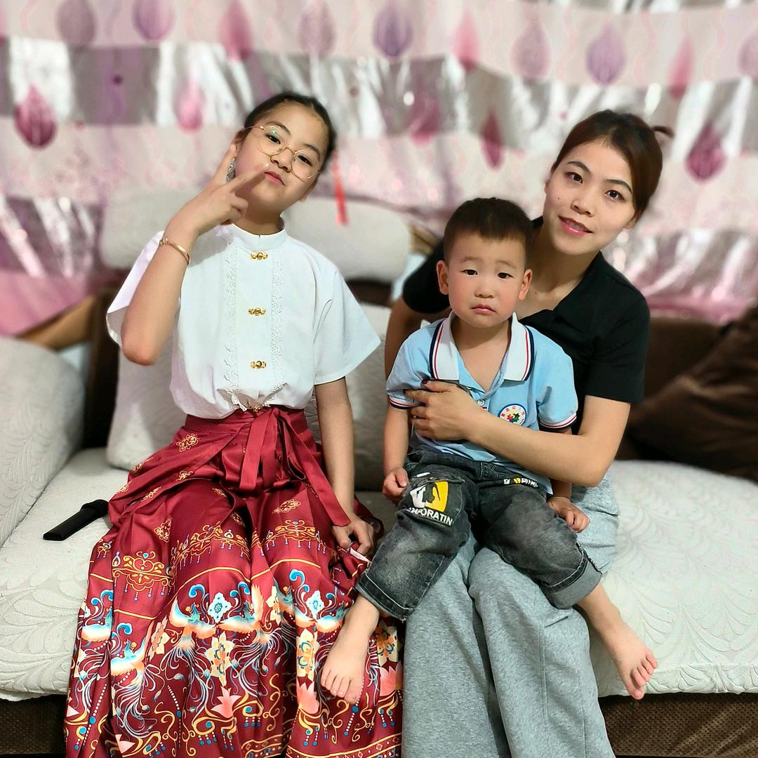 小娟一家❤️三胎妈妈
