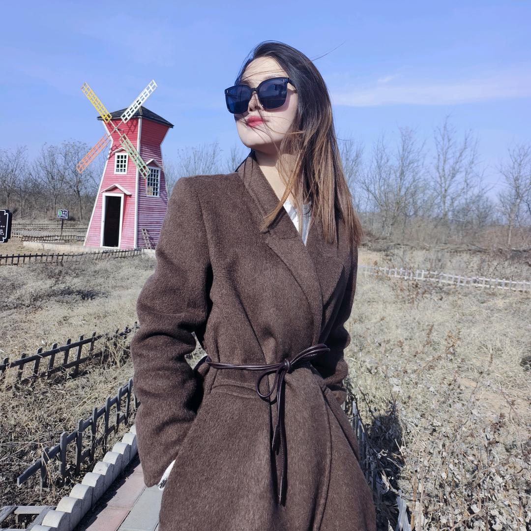 静安荟奥莱CoCo&Dezom-群群