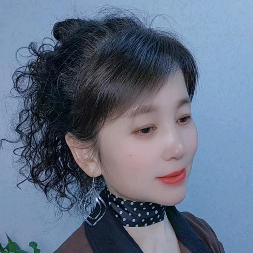 英子.