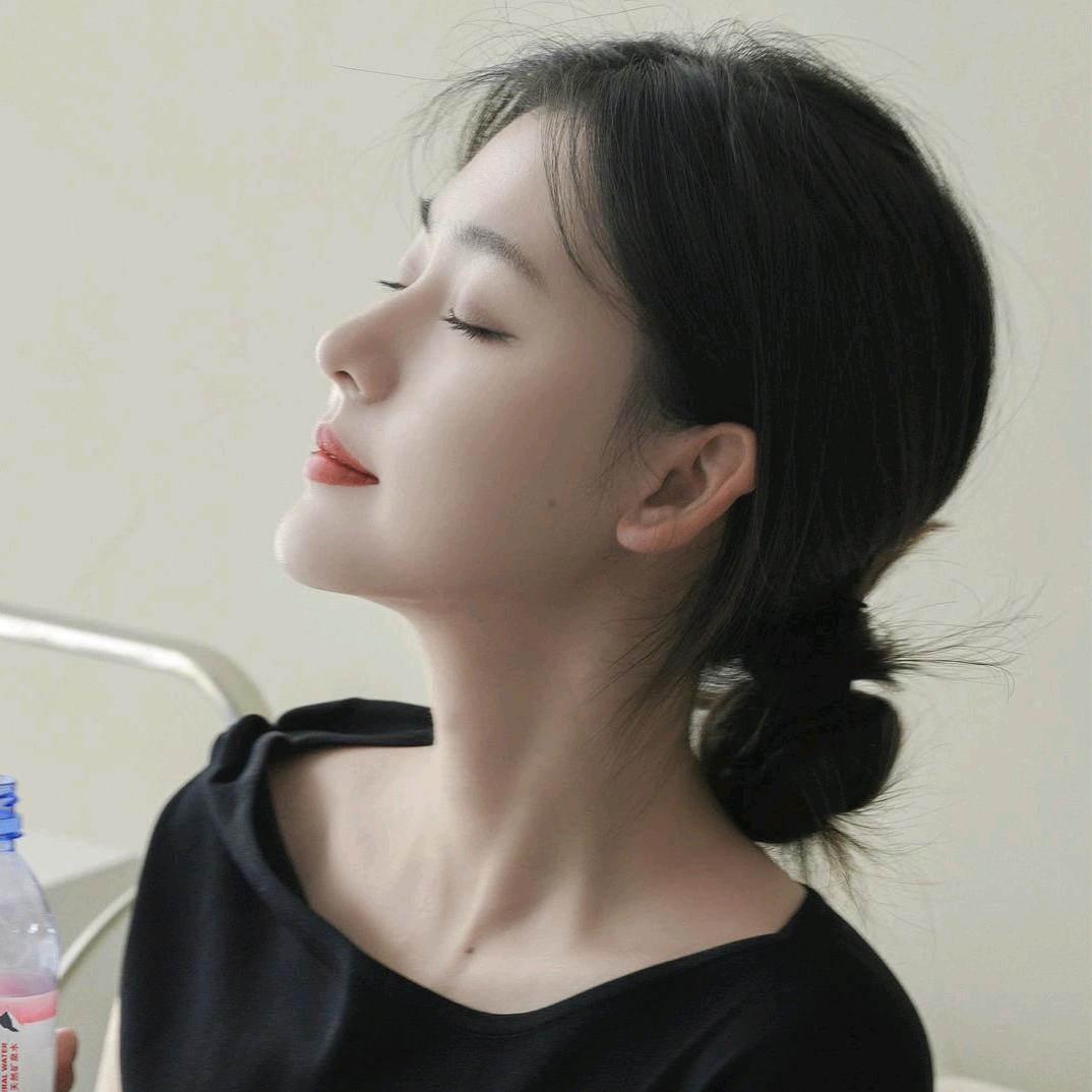 龙少爷撸猫
