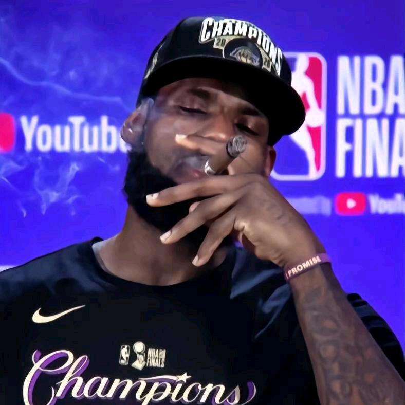 霏少（弃武从文）