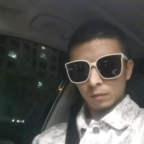 刘华太阳膜车衣改色