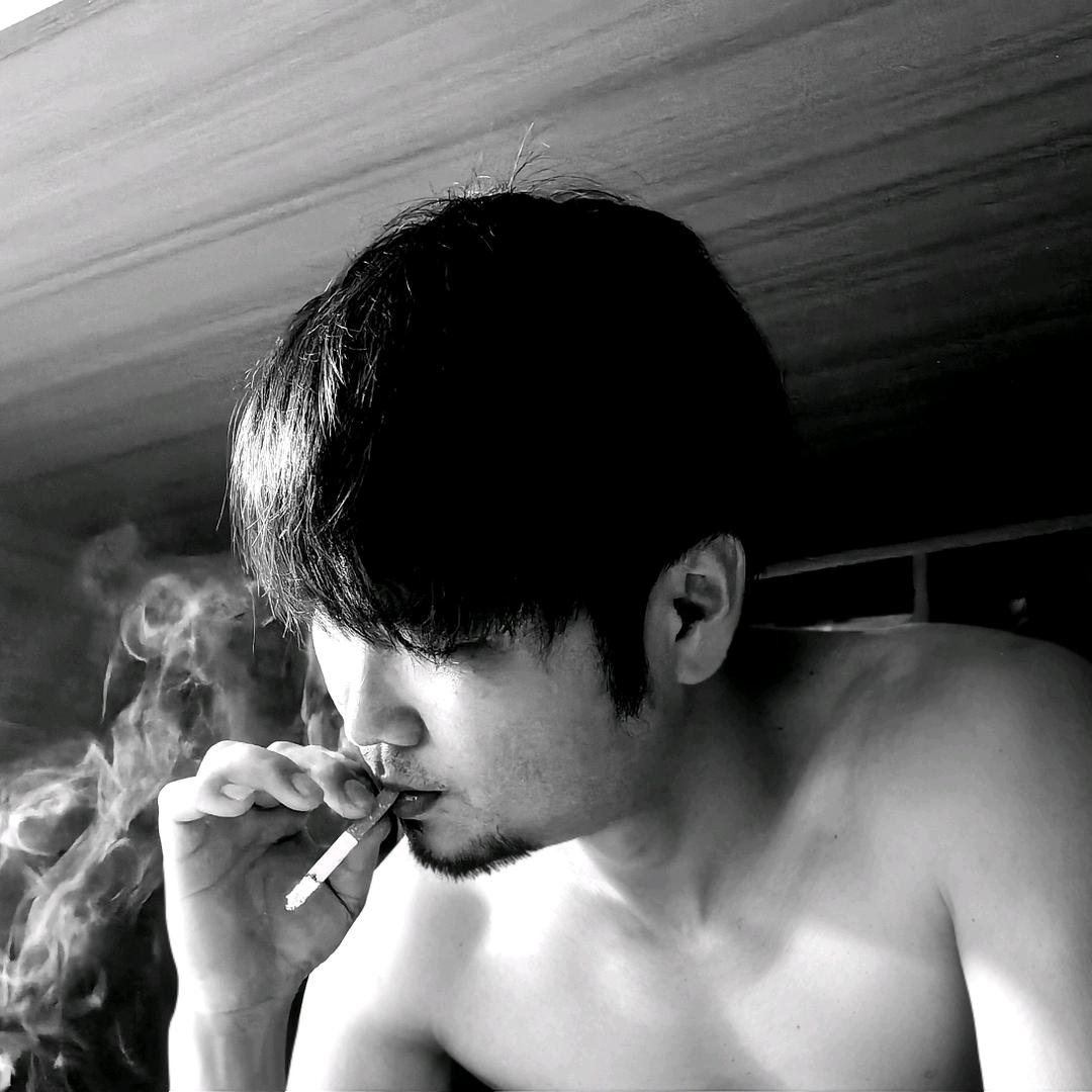 怪咖大叔💘