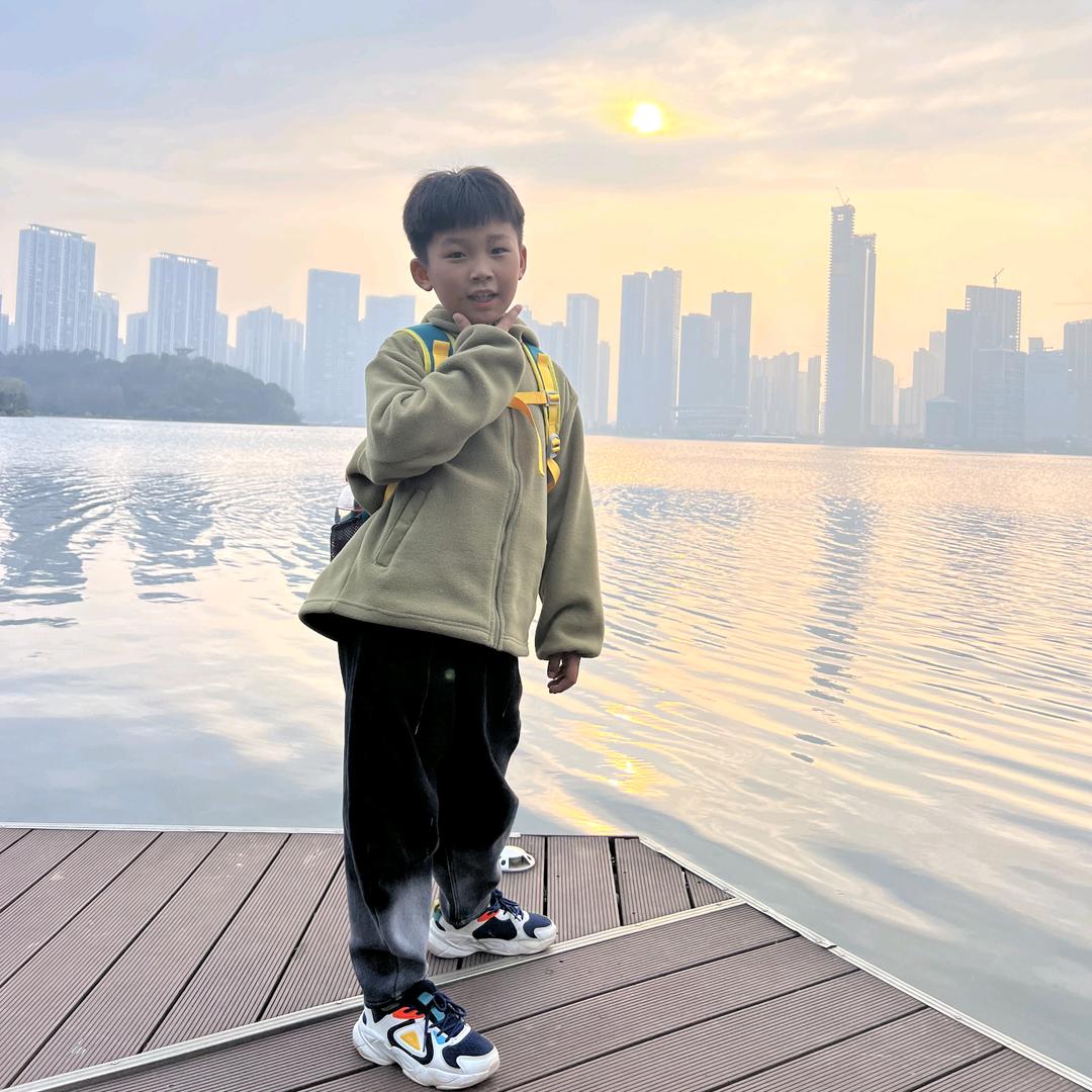 鑫鑫奥特曼