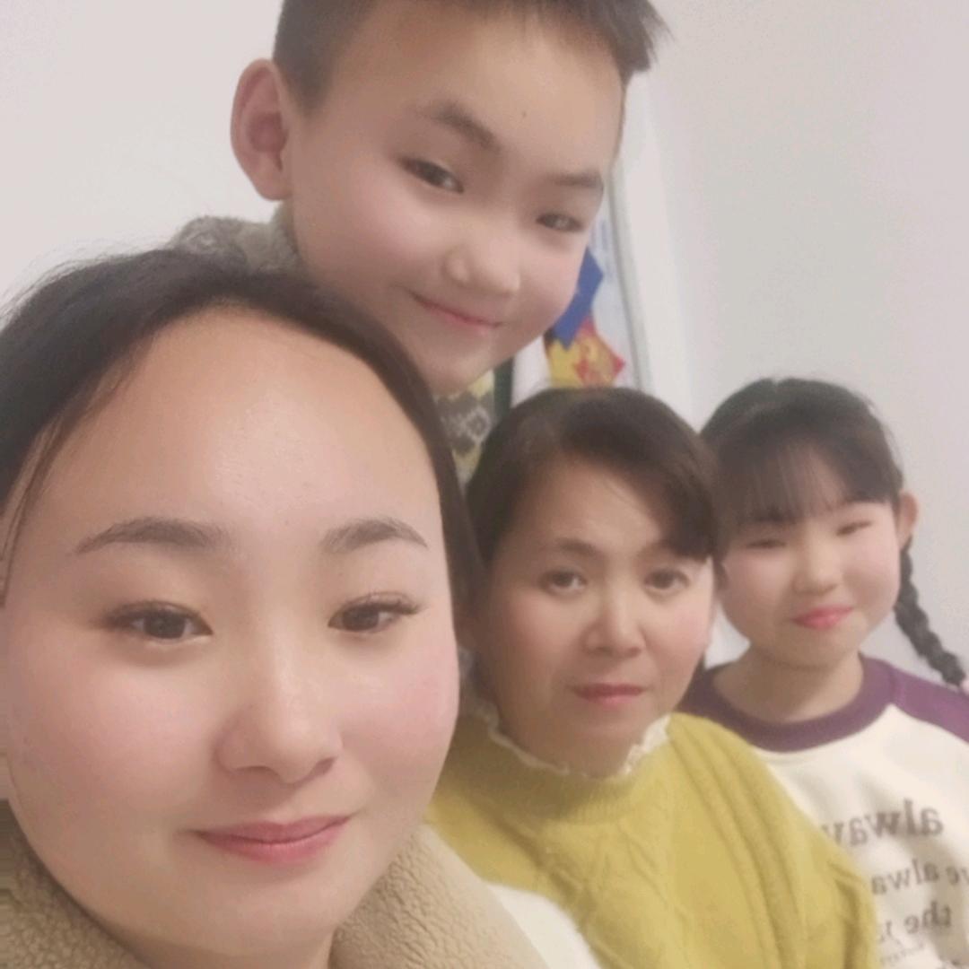 荣荣吖(❁´◡`❁)*✲ﾟ*