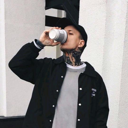 90后的挖机司机