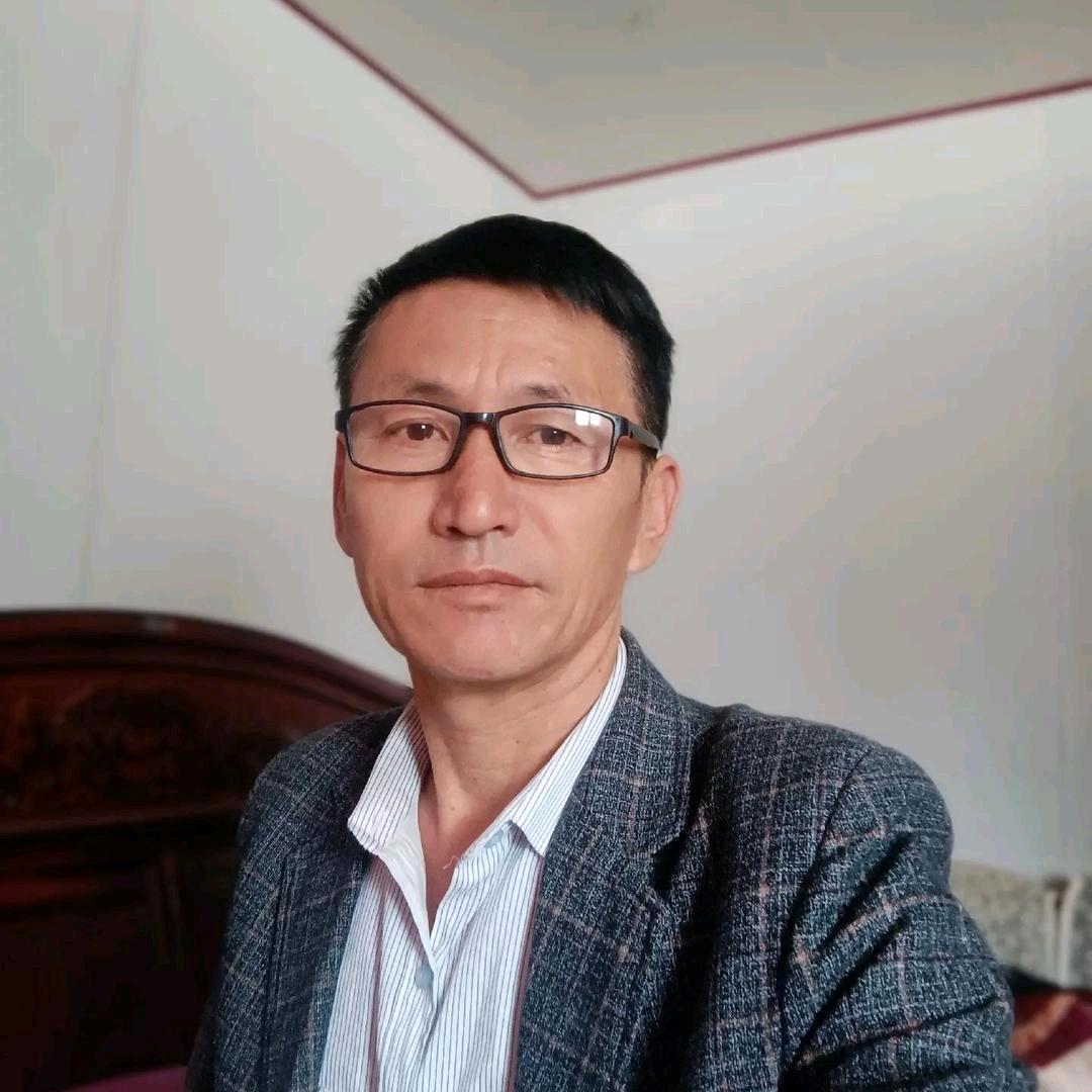 李中士收辣椒大蒜