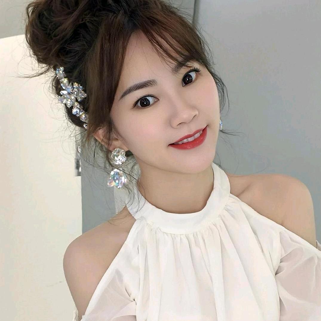 唐小小🎤开播号在主页