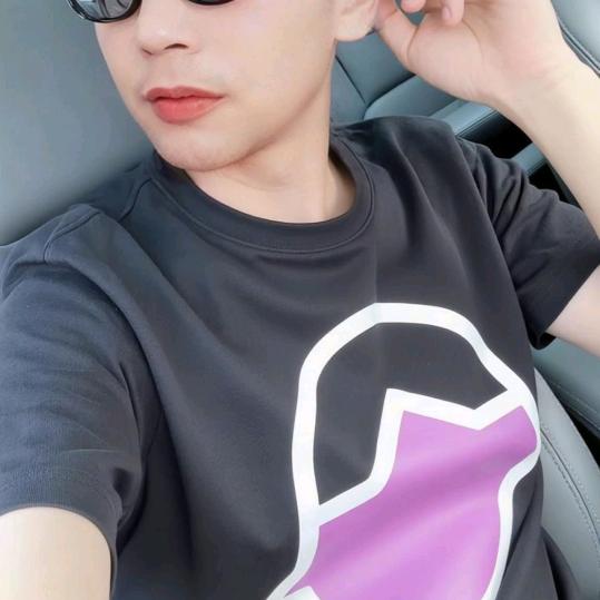 香烟不知人间愁